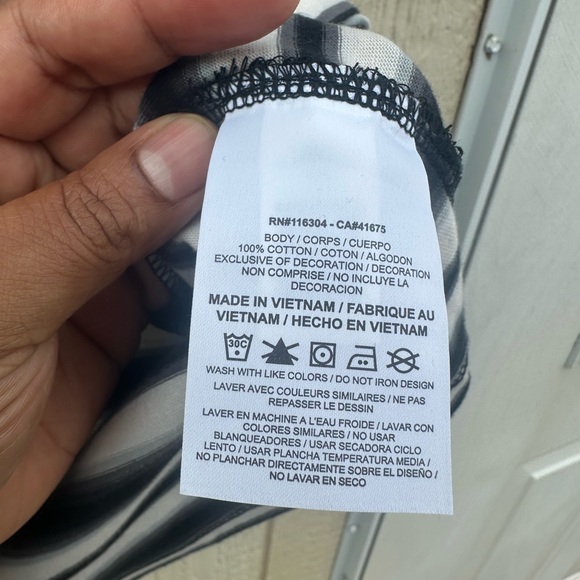 Vintage Style Converse Short Sleeve T Shirt Converse Spell Out Small Logo Sz M - Picture 8 of 8